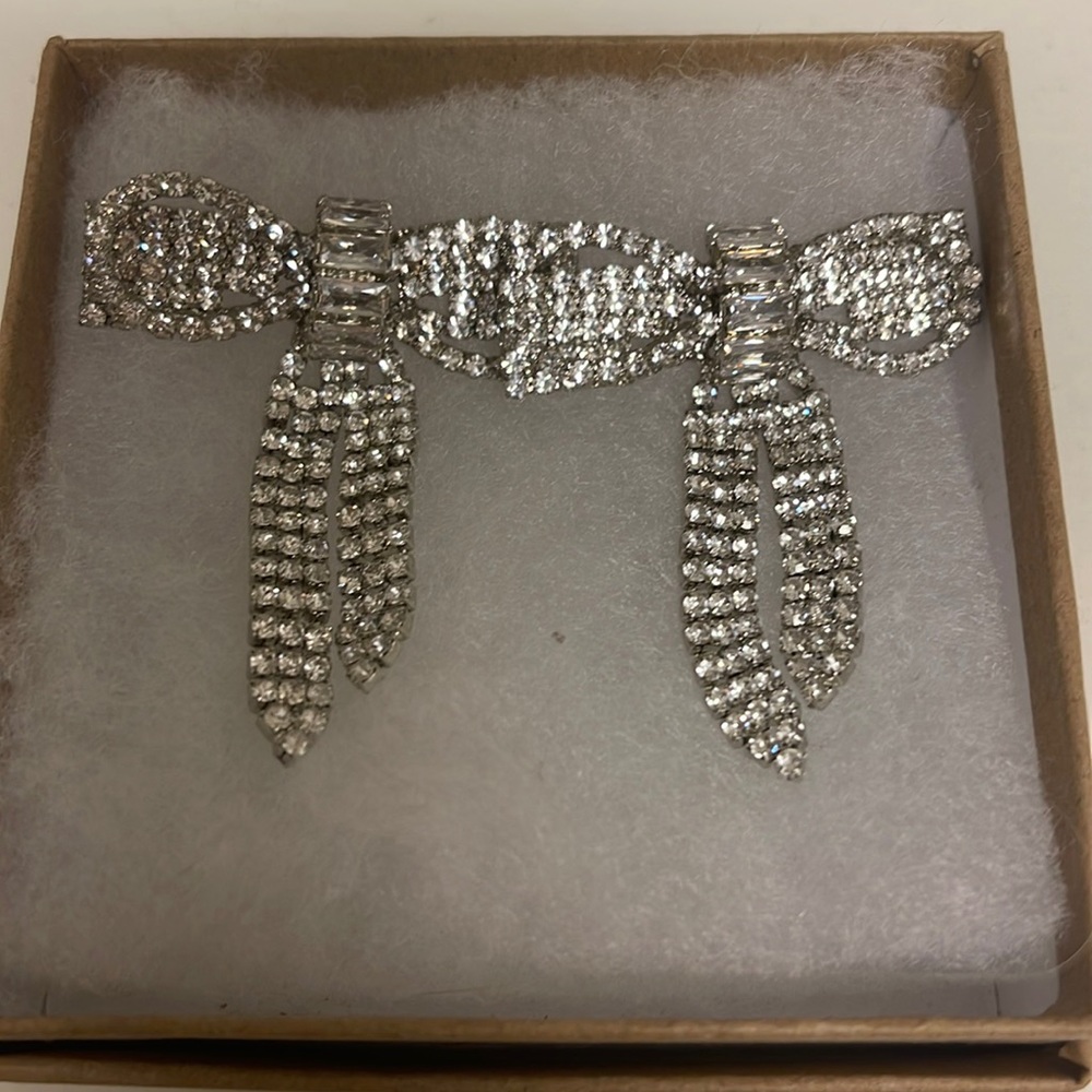 Gorgeous Christian Siriano statement bow earrings